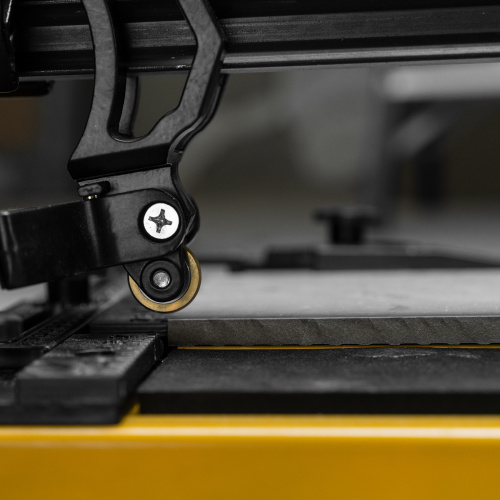 Плиткорез рельсовый 800х16мм, каретка на подш., стальная станина, усил. рукоятка-пенал Denzel по ценам производителя в Уфе с доставкой по всей России