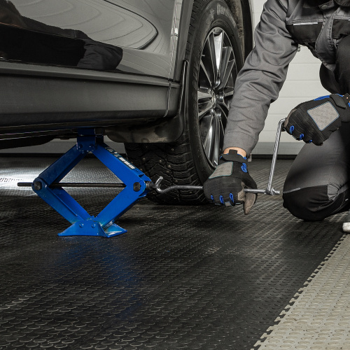 Ромбовый домкрат, 2 т, 110-390 мм Stels по ценам производителя в Уфе с доставкой по всей России