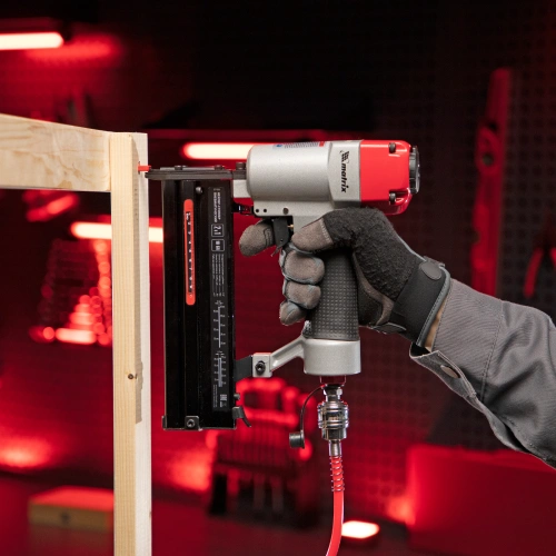 Нейлер-степлер пневматический 2 в 1, гвозди 18GA длина 10-50 мм, скобы 18GA длина 25-40 мм Matrix по ценам производителя в Уфе с доставкой по всей России