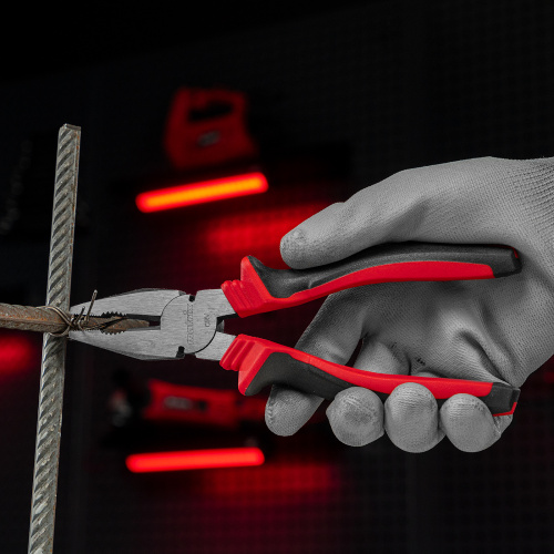 Плоскогубцы комбинированные, 200 мм, хром-ванадий, двухкомпонентные рукоятки Matrix по ценам производителя в Уфе с доставкой по всей России