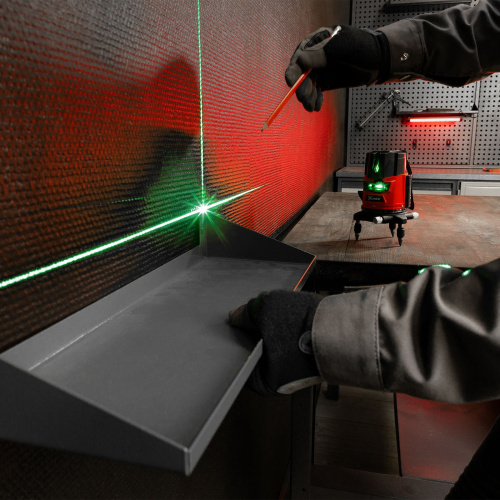 Лазерный уровень CRX-30G, 30 м, зеленый луч, батарейки, резьба 5/8" MTX по ценам производителя в Уфе с доставкой по всей России