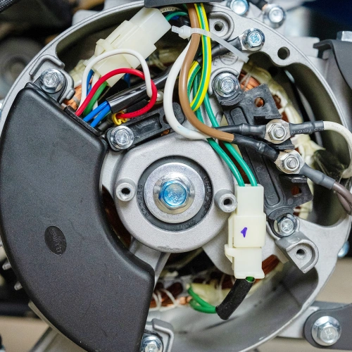 Генератор бензиновый Dinking DKA5500EW (5,5кВт, электростартер, 15лс, колёса) по ценам производителя в Уфе с доставкой по всей России