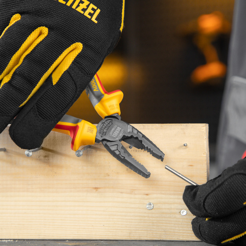 Плоскогубцы комбинированные, диэлектрические трехкомпонентные рукоятки до 1000 В, 165 мм Denzel по ценам производителя в Уфе с доставкой по всей России