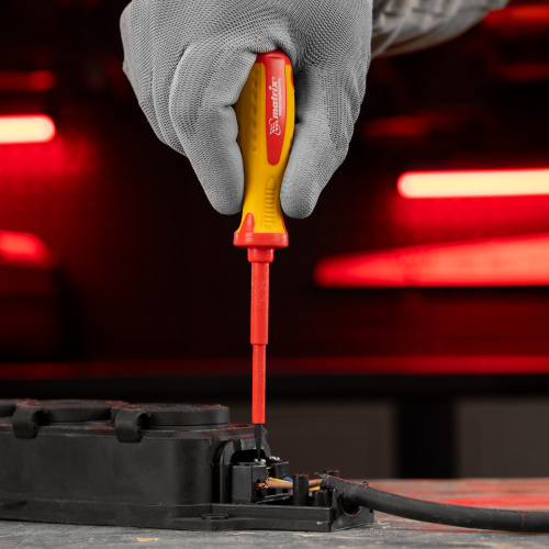 Отвертка Insulated, SL3 x 80 мм, CrMo, до 1000 В, двухкомпонентная рукоятка Matrix Professional по ценам производителя в Уфе с доставкой по всей России