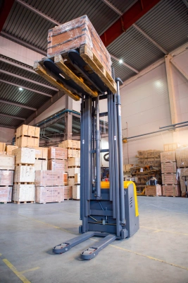 Штабелер самоходный 1,5 т 5,6 м XILIN CDDK15-III 24/200 В/Ач (с платформой) по ценам производителя в Уфе с доставкой по всей России