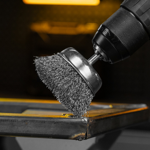 Набор щеток для дрели, 1 Плоская 50мм, 2 Чашки 25-50мм, шпилька, нерж. вит. проволока Denzel по ценам производителя в Уфе с доставкой по всей России