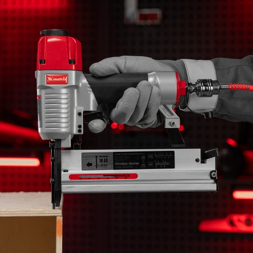 Нейлер-степлер пневматический 2 в 1, с регулировкой глубины забивания, гвозди 18GA, скобы 18GA Matrix по ценам производителя в Уфе с доставкой по всей России