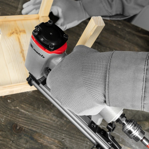 Нейлер пневматический для гвоздей от 10 до 32 мм Matrix по ценам производителя в Уфе с доставкой по всей России