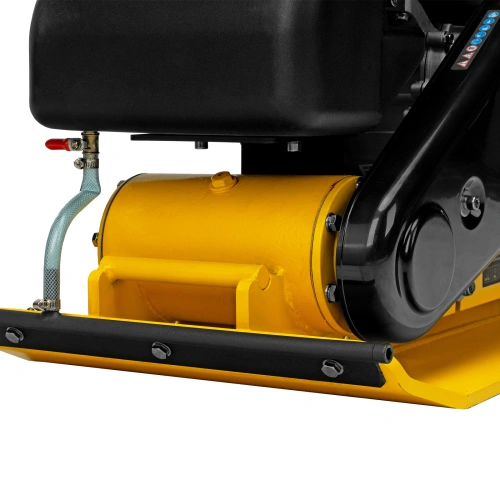 Виброплита бензиновая VC-30W, 30 кН, 60*45 см, 196 см3, бак для воды Denzel по ценам производителя в Уфе с доставкой по всей России