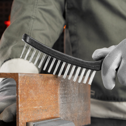 Щетка пятирядная металлическая с пластмассовой ручкой Sparta по ценам производителя в Уфе с доставкой по всей России