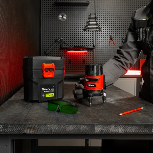 Лазерный уровень CRX-30G, 30 м, зеленый луч, батарейки, резьба 5/8" MTX по ценам производителя в Уфе с доставкой по всей России