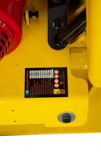 Виброплита 80 кг, 13,5кН (Honda) бак, коврик, колесный комплект TOR C-80T купить в Москве с доставкой по всей России | ProtosMarket.ru