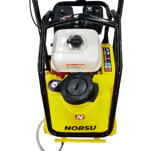 Виброплита бензиновая прямоходная NORSU RF-110TH (колесный комплект, бак для воды) по ценам производителя в Уфе с доставкой по всей России