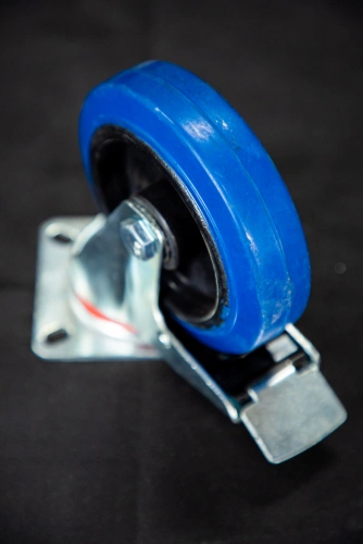 Колесо поворотное резина SRCLb 55 125 мм с тормозом (F) по ценам производителя в Уфе с доставкой по всей России