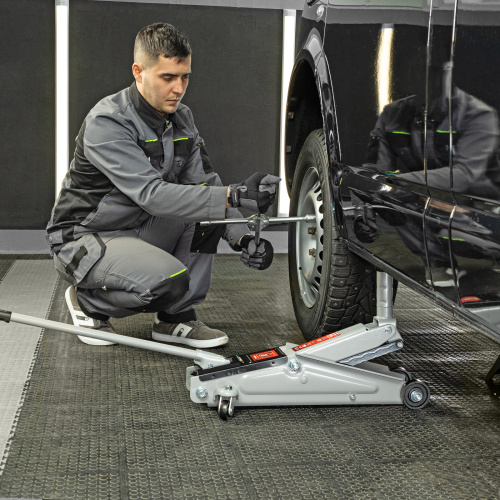 Домкрат гидравлический подкатной, 3 т, высота подъема 150-530 мм Matrix по ценам производителя в Уфе с доставкой по всей России