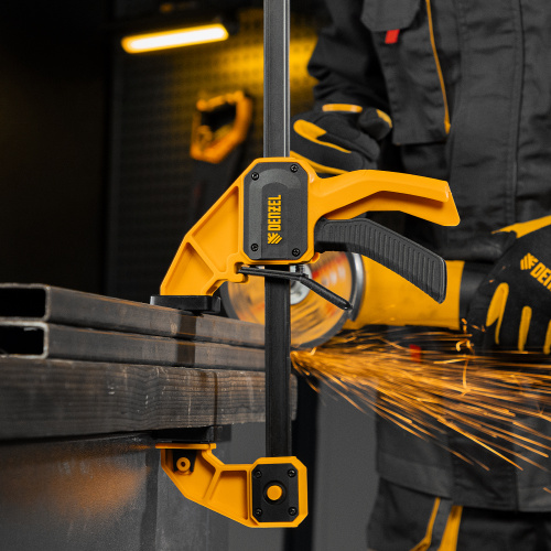 Струбцина F-образная, быстрозажимная, 450 х 80 мм, усиленный нейлоновый корпус Denzel по ценам производителя в Уфе с доставкой по всей России