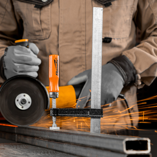 Струбцина F-образная, 300 х 80 мм Sparta по ценам производителя в Уфе с доставкой по всей России