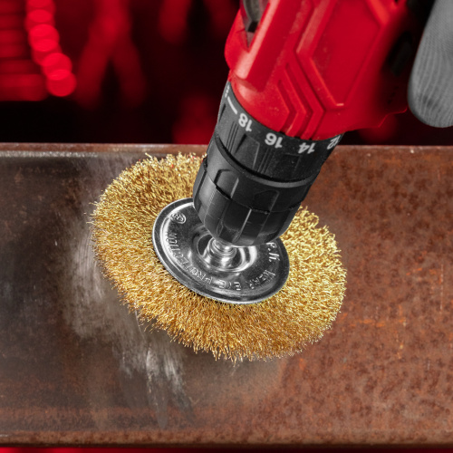 Щетка для дрели 100 мм, плоская со шпилькой, латунированная витая проволока Matrix по ценам производителя в Уфе с доставкой по всей России