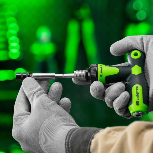 Отвертка Т-образная реверсивная с набором бит, торцевых головок, 33 предмета, CrV Сибртех по ценам производителя в Уфе с доставкой по всей России