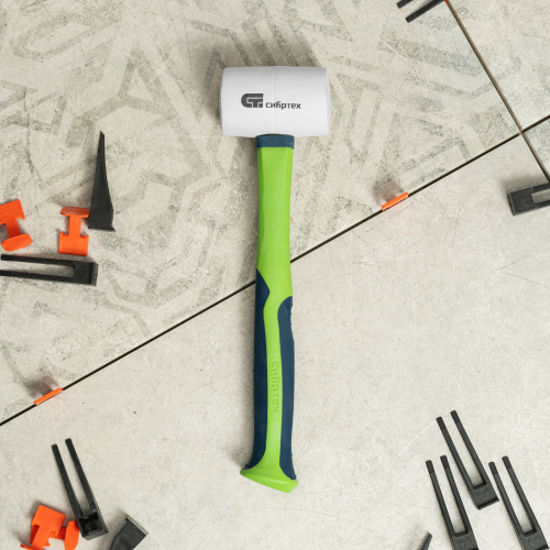 Киянка резиновая, 225 г, белая резина, фибергласовая рукоятка Сибртех по ценам производителя в Уфе с доставкой по всей России