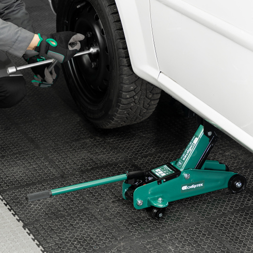 Домкрат гидравлический подкатной, 2 т, 135-320 мм Сибртех по ценам производителя в Уфе с доставкой по всей России