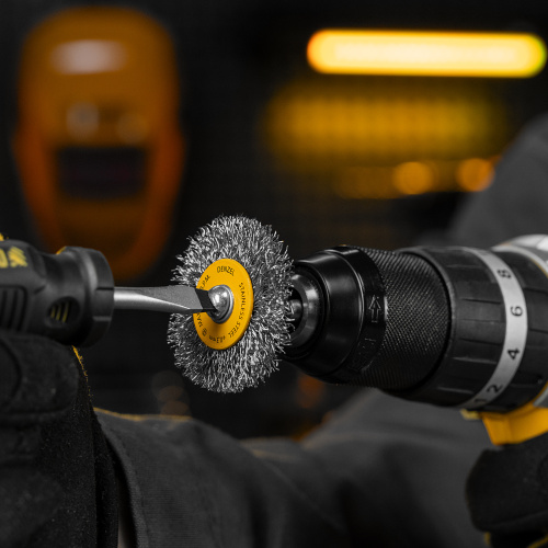 Набор щеток для дрели, 5 Плоских 25-38-50-63-75 мм, шпилька, нерж. вит. проволока Denzel по ценам производителя в Уфе с доставкой по всей России