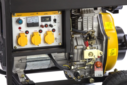 Генератор дизельный DD6300Е, 5.0 кВт, 220 В/50 Гц, 15 л, электростартер Denzel по ценам производителя в Уфе с доставкой по всей России