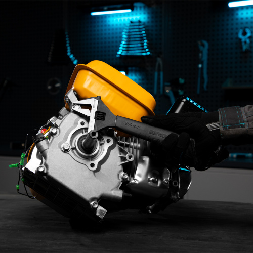 Ключ разводной, 250 мм, CrV, тонкие губки, защитные насадки Gross по ценам производителя в Уфе с доставкой по всей России