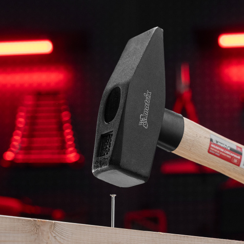 Молоток слесарный, 1500 г, квадратный боек, деревянная рукоятка Matrix по ценам производителя в Уфе с доставкой по всей России