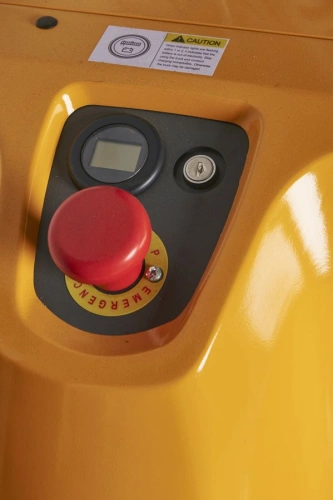 Штабелер самоходный 1,5 т 5,6 м XILIN CDDR15-III 24/200 В/Ач (сопровождаемый) по ценам производителя в Уфе с доставкой по всей России