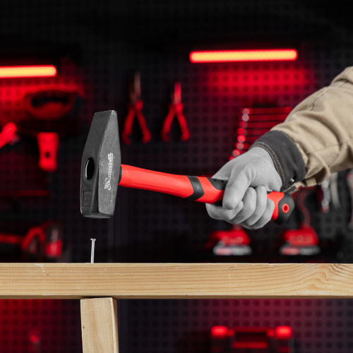 Молоток слесарный, 1000 г, фибергласовая обрезиненная рукоятка Matrix по ценам производителя в Уфе с доставкой по всей России