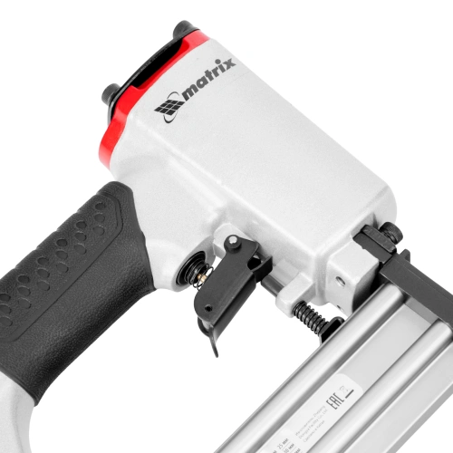 Нейлер пневматический для гвоздей от 10 до 32 мм Matrix по ценам производителя в Уфе с доставкой по всей России