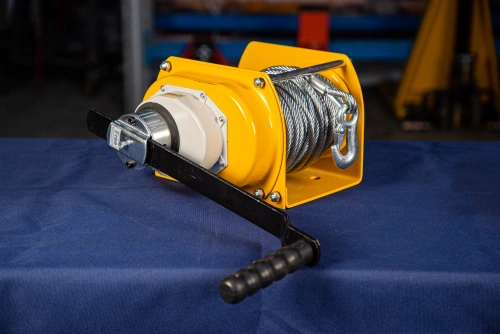 Лебедка ручная барабанная с тросом  500кг   40м с храповым механизмом TOR JHW по ценам производителя в Уфе с доставкой по всей России