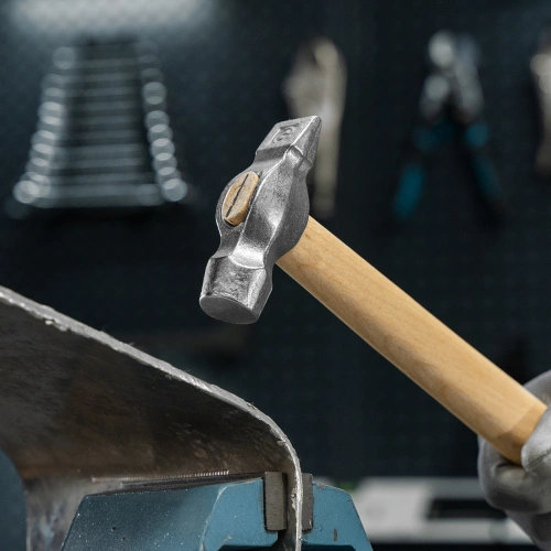 Молоток слесарный, 400 г, круглый боек, деревянная рукоятка по ценам производителя в Уфе с доставкой по всей России