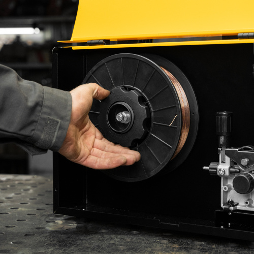 Аппарат инвертор. полуавтомат. cварки IMIG-185SDR, 180 А, ПВ 60%, катушка 5 кг Denzel по ценам производителя в Уфе с доставкой по всей России