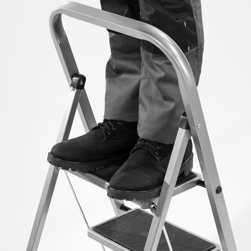 Стремянка 3 ступени, с полимерными ковриками, Сибртех по ценам производителя в Уфе с доставкой по всей России