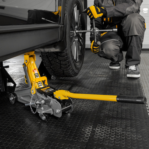 Домкрат гидравлический подкатной с фиксатором, 2 т, 130-330 мм, в кейсе Denzel по ценам производителя в Уфе с доставкой по всей России