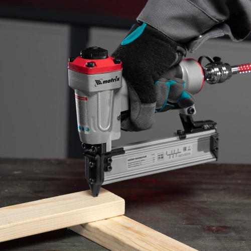 Нейлер финишный, шпилькозабивной пистолет, пневматический, гвоздь 23GA D 0.64 мм  длина 10-30 мм Matrix по ценам производителя в Уфе с доставкой по всей России