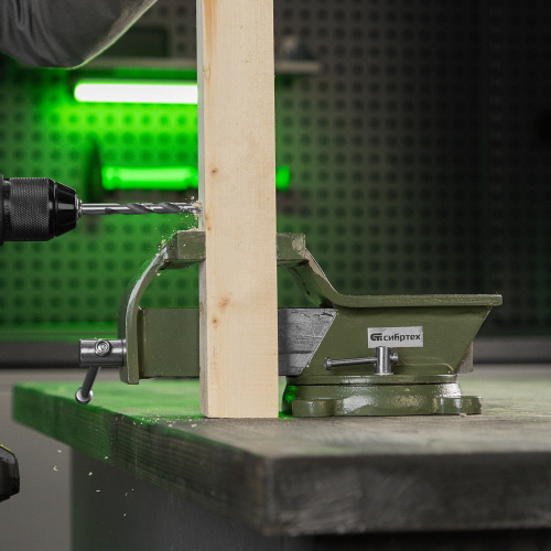 Тиски слесарные, 125 мм, стальные, поворотные Сибртех по ценам производителя в Уфе с доставкой по всей России