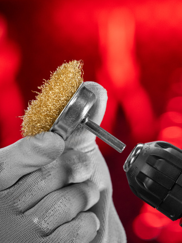 Щетка для дрели, 50 мм, "чашка" со шпилькой, латунированная витая проволока Matrix по ценам производителя в Уфе с доставкой по всей России