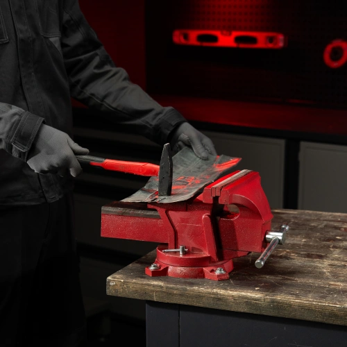 Тиски слесарные, 200 мм, поворотные, с наковальней Matrix по ценам производителя в Уфе с доставкой по всей России