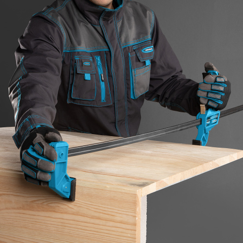 Струбцина реечная, быстрозажимная, пистолетного типа, пошаговый механизм, пластиковый корпус, 900 мм Gross по ценам производителя в Уфе с доставкой по всей России