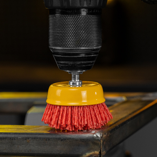 Щетка для дрели, 65 мм, Чашка, со шпилькой, нейлоновая щетина Denzel по ценам производителя в Уфе с доставкой по всей России