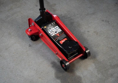 Домкрат подкатной TOR 3,0 т 140-432MM LT-FJ830003A-19 по ценам производителя в Уфе с доставкой по всей России