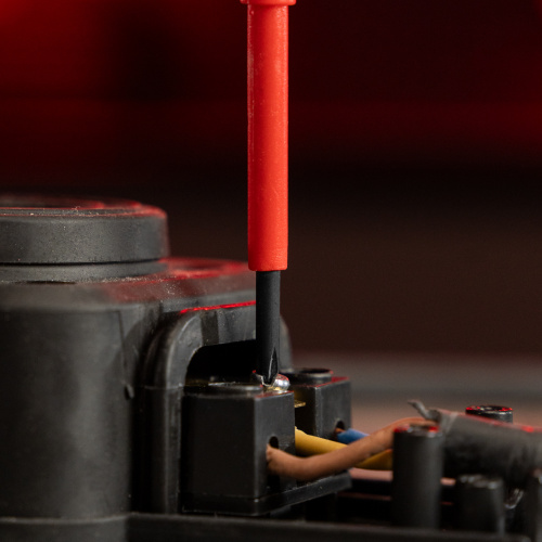 Отвертка Insulated, PH0 x 75 мм, CrMo, до 1000 В, двухкомпонентная рукоятка Matrix Professional по ценам производителя в Уфе с доставкой по всей России