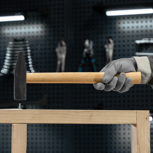 Молоток слесарный, 1000 г, квадратный боек, деревянная рукоятка по ценам производителя в Уфе с доставкой по всей России