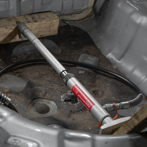 Растяжка гидравлическая, 4 т, набор из 17 предметов, 7 сменных насадок, в пластиковом кейсе Matrix по ценам производителя в Уфе с доставкой по всей России