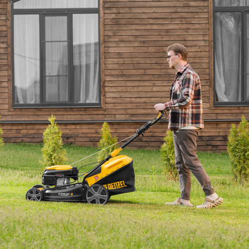 Газонокосилка бензиновая GLD-460SP, 146 куб.см, ширина 46 см, привод 7 уровней, травосборник 50 л Denzel по ценам производителя в Уфе с доставкой по всей России