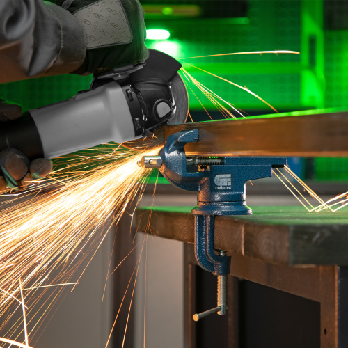 Тиски слесарные, настольные, поворотные, ширина рабочих губок 50 мм, наковальня Сибртех по ценам производителя в Уфе с доставкой по всей России