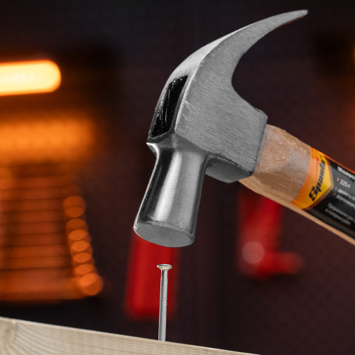 Молоток-гвоздодер, 225 г, боек 22 мм, деревянная рукоятка Sparta по ценам производителя в Уфе с доставкой по всей России